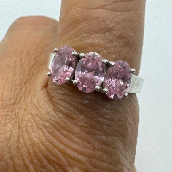 Sterling Silver Diamonique Pink CZ 3 Stone Oval Cut Ring size 8 .925 - Picture 3 of 7